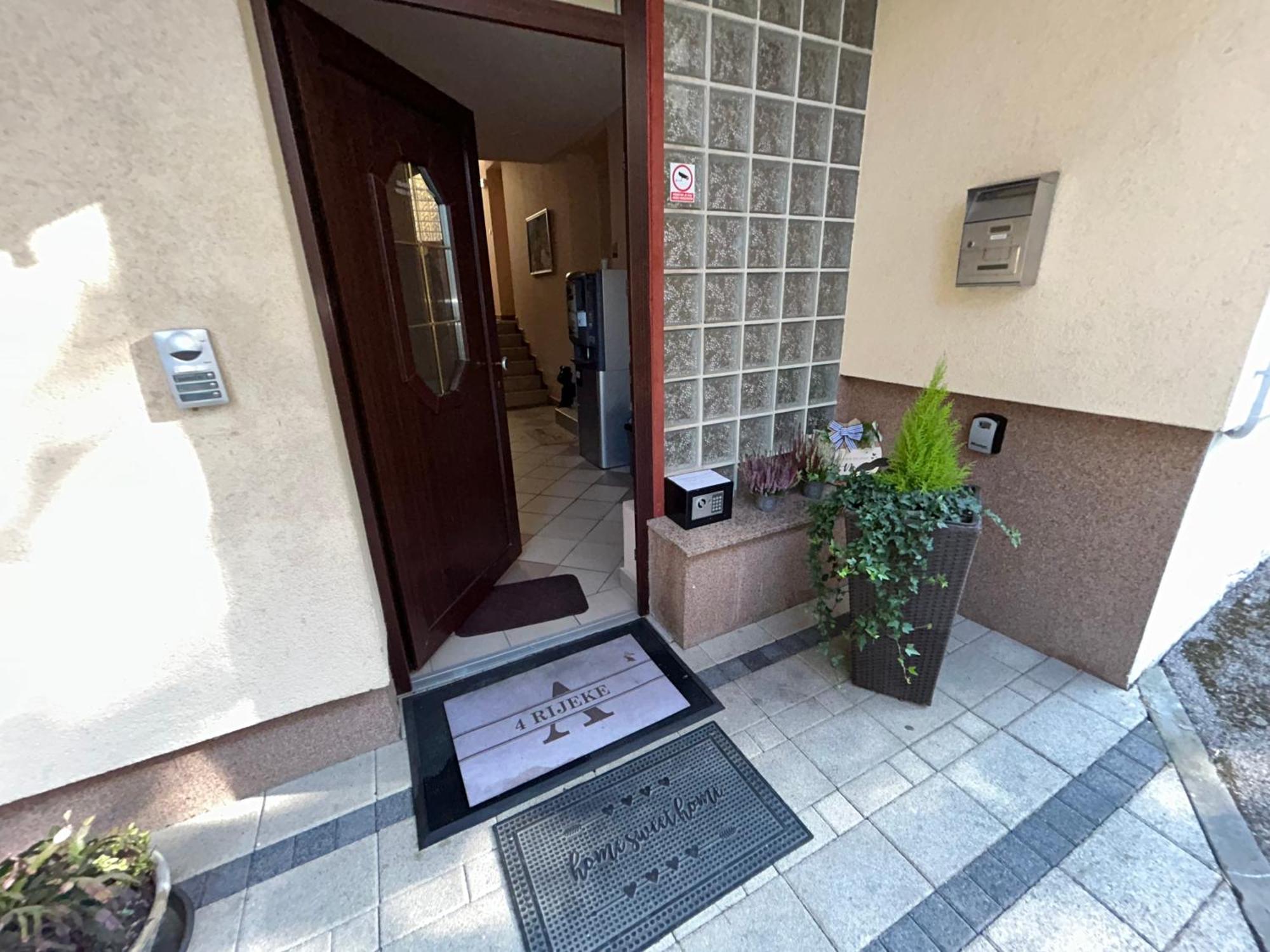 Apartmens&Rooms 4 rijeke Karlovac Buitenkant foto
